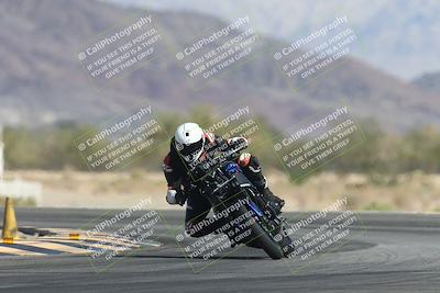 media/Oct-30-2025-Racers Edge (Thu) [[dabbdaf680]]/3-B Group/Session 2 (Turn 14)/